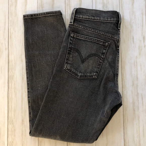 NWOT Urban Outfitters-Levi Premium Wedgie Jeans - Picture 4 of 9